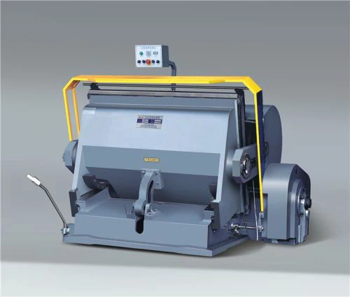 Máquina profissional de vincar e cortar